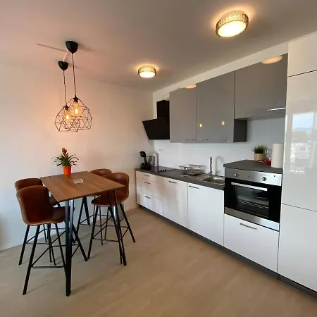 Mare With Parking Apartment Zadar