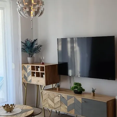 Apartment Mare With Parking Zadar