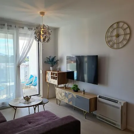 Apartment Mare With Parking Zadar
